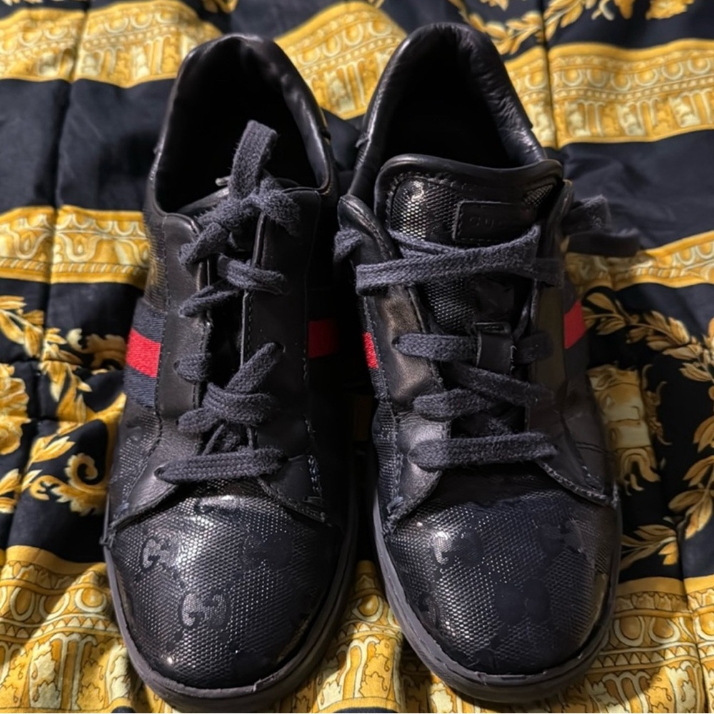 Boys shoes
